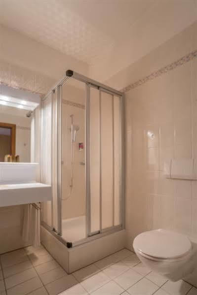 בלינצונה Hotel Unione מראה חיצוני תמונה