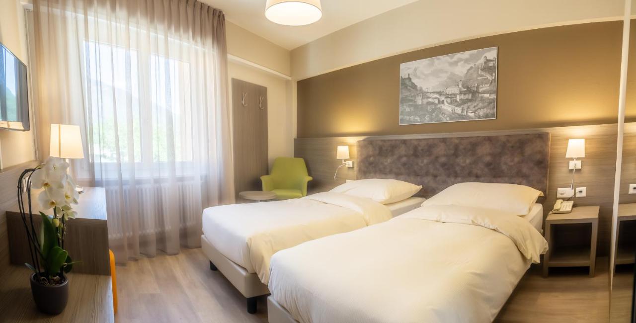 בלינצונה Hotel Unione מראה חיצוני תמונה