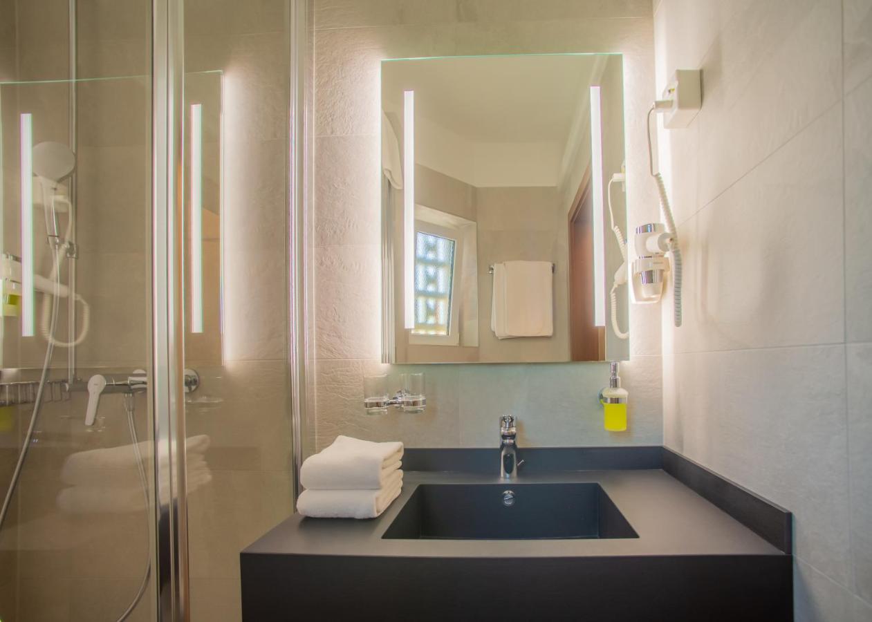 בלינצונה Hotel Unione מראה חיצוני תמונה