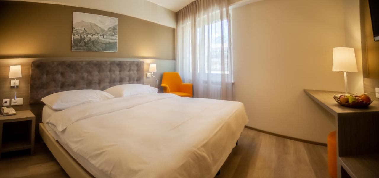 בלינצונה Hotel Unione מראה חיצוני תמונה